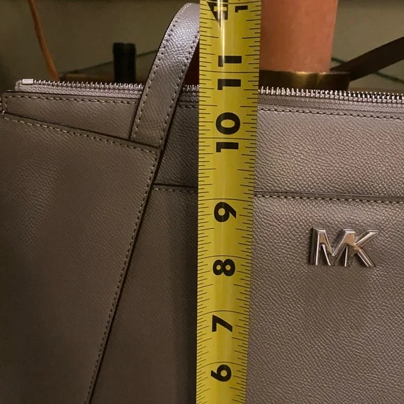 Michael Kors Tote Bag - Sale Price includes free shipping! - Picture 14 of 15